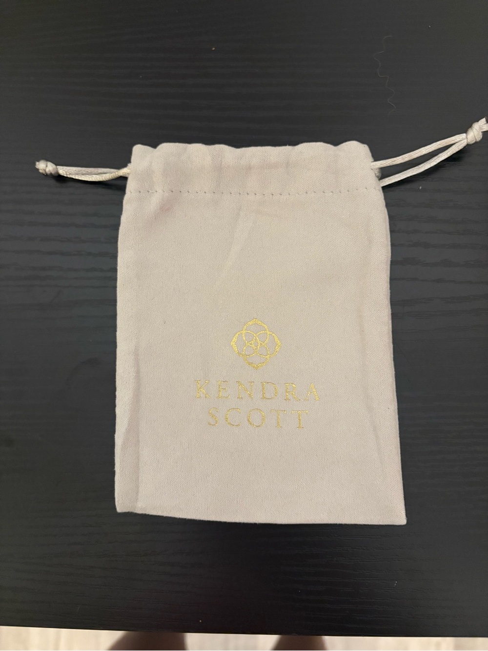 Kendra Scott Cream Drawstring Jewelry Pouch with Gold Logo